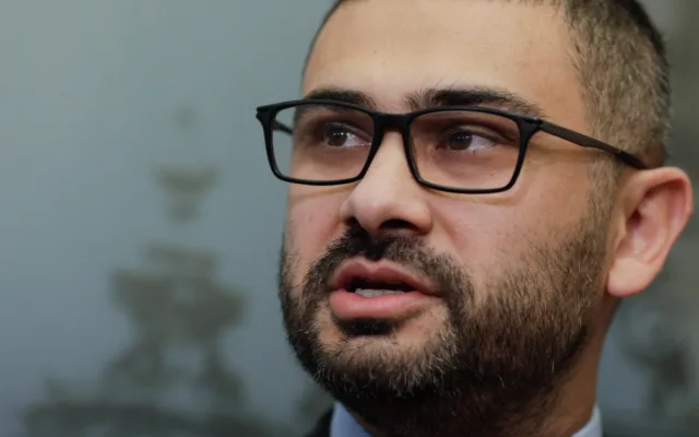 Florin Manole, vorbind la microfon